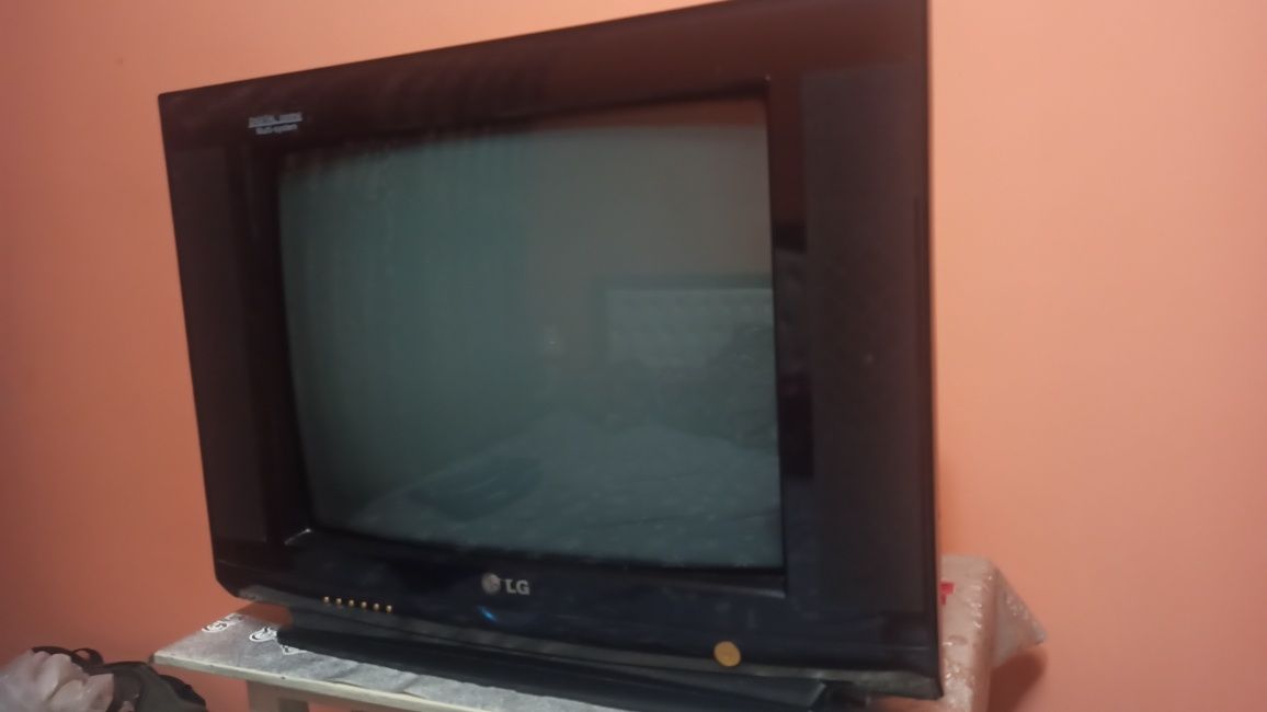 Продается LG телевизор в хорошем состоянии