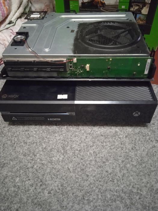 Продам 2 XBOX ONE на запчасти