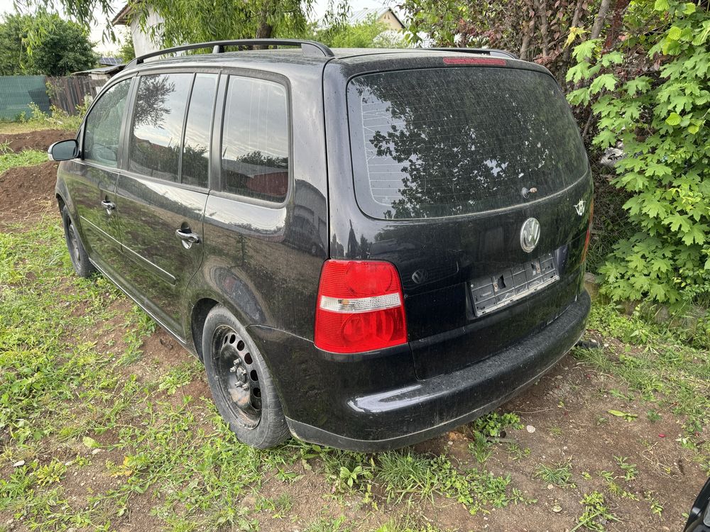 Dezmembrez volkswagen touran 2.0 tdi bkd