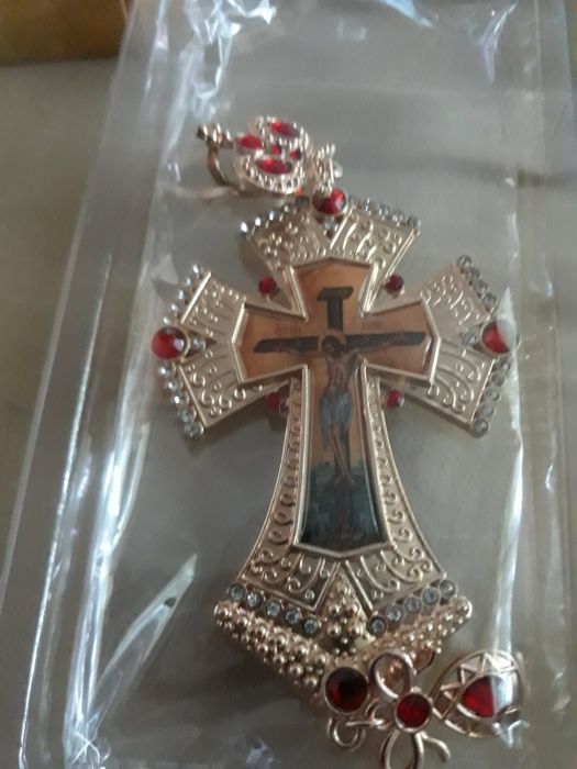 vand cruce pectorala