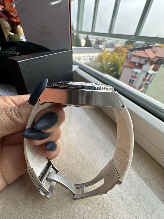 Часовник TISSOT T002520A