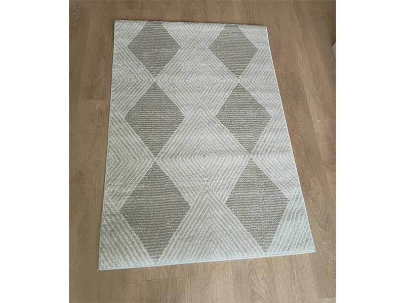 НОВ! Килим бежов 100х150см гръб юта