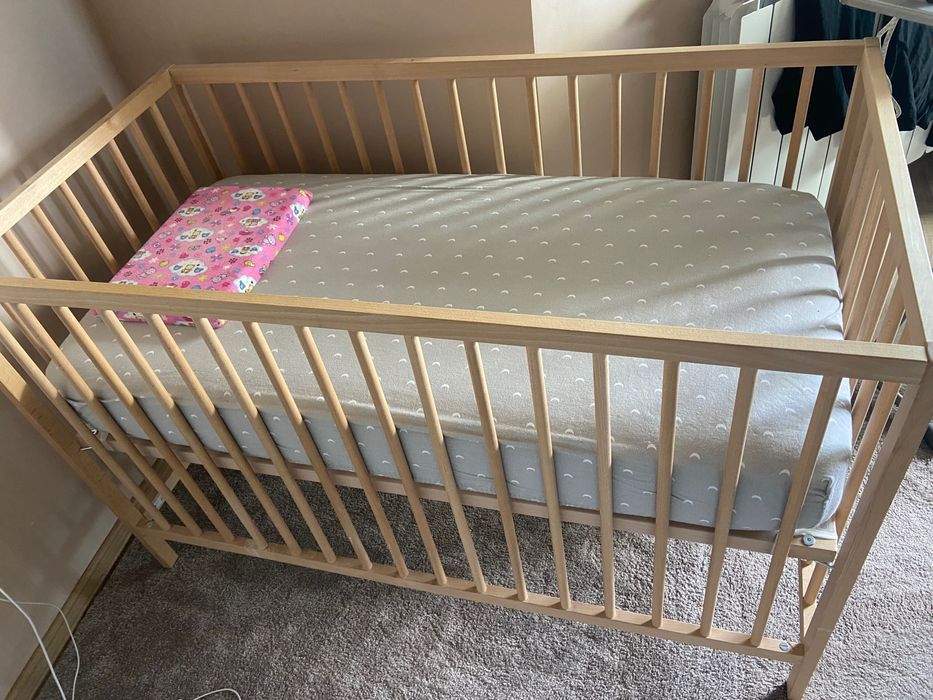 Бебешка кошара Икеа и матрак Амбър