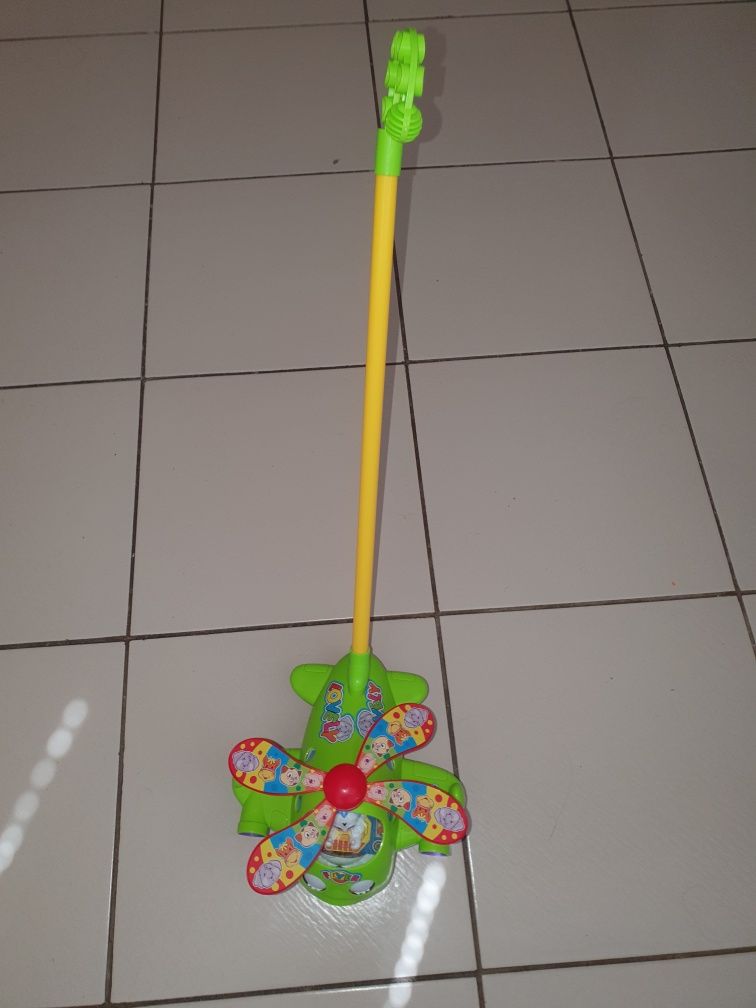 Детска играчка въртолет