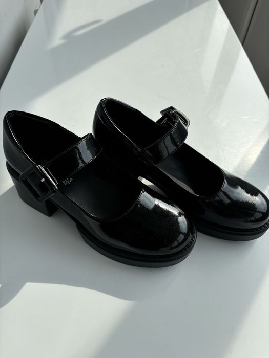 Продам туфли для девочек