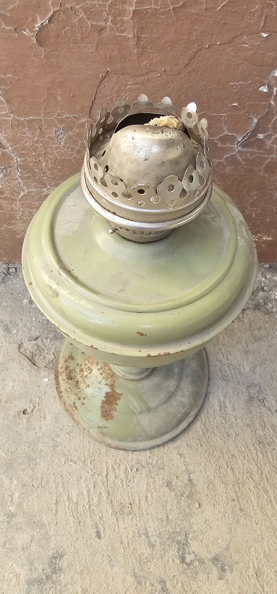 Qadimiy lampa chiroq