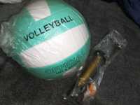 Продам волейбольный мяч с насосом в комплекте