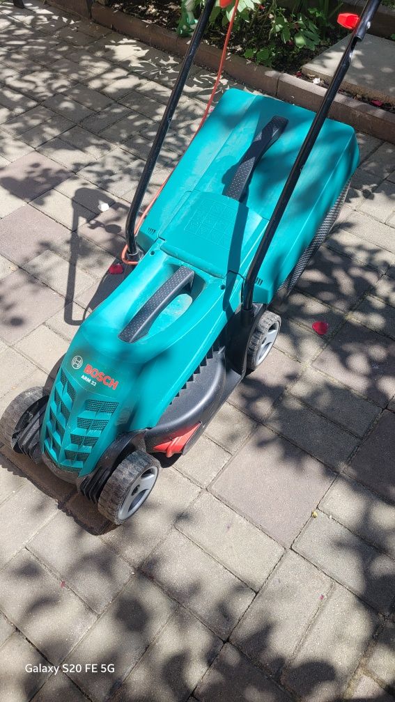 Mașina de tuns iarba bosvh