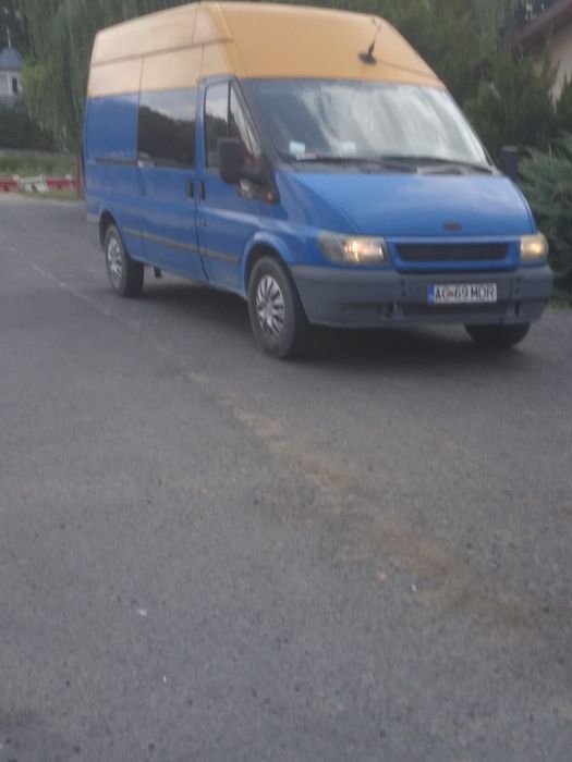Vând Ford tranzit