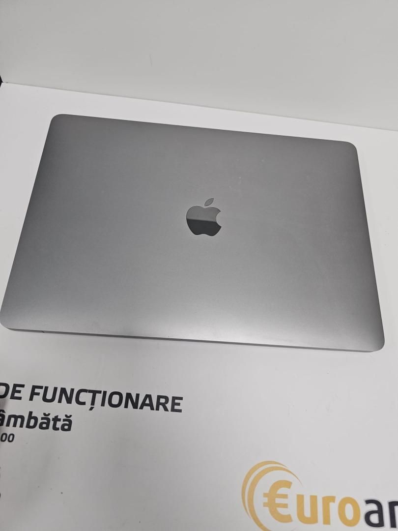 Laptop Apple MacBook Air 13 (2020) procesor Intel i3 (R) -P-