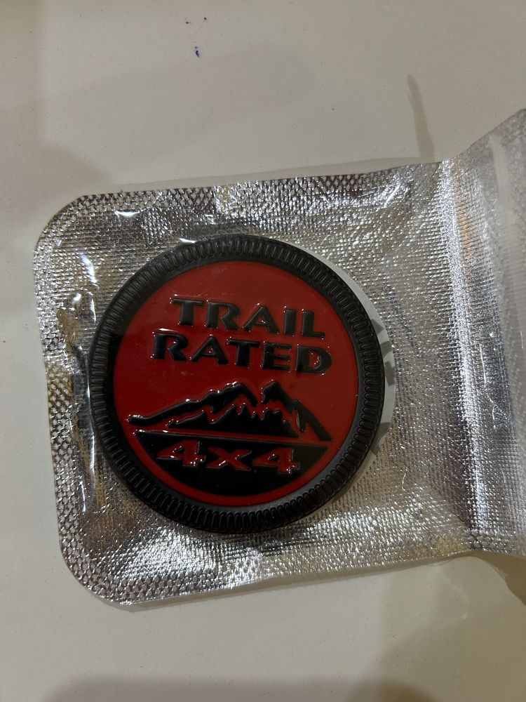 Эмблема Jeep Trail Rated