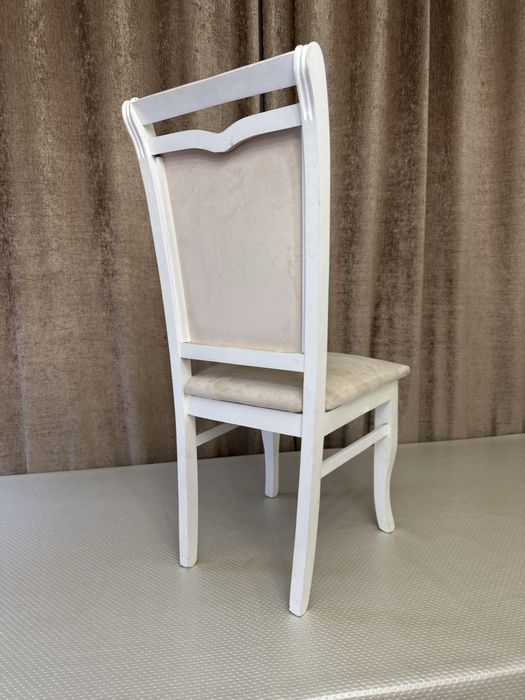 Стол со стульями