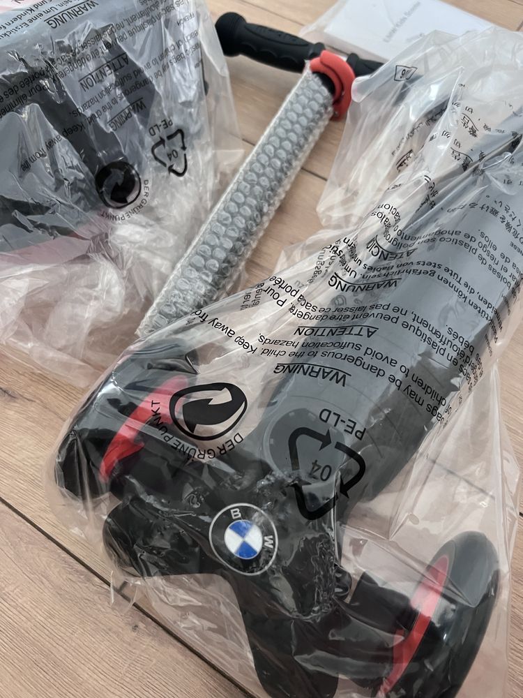 BMW детски скутер