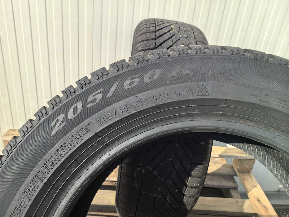 205/60/16 Пирели ДОТ 2024 г - Като Нови