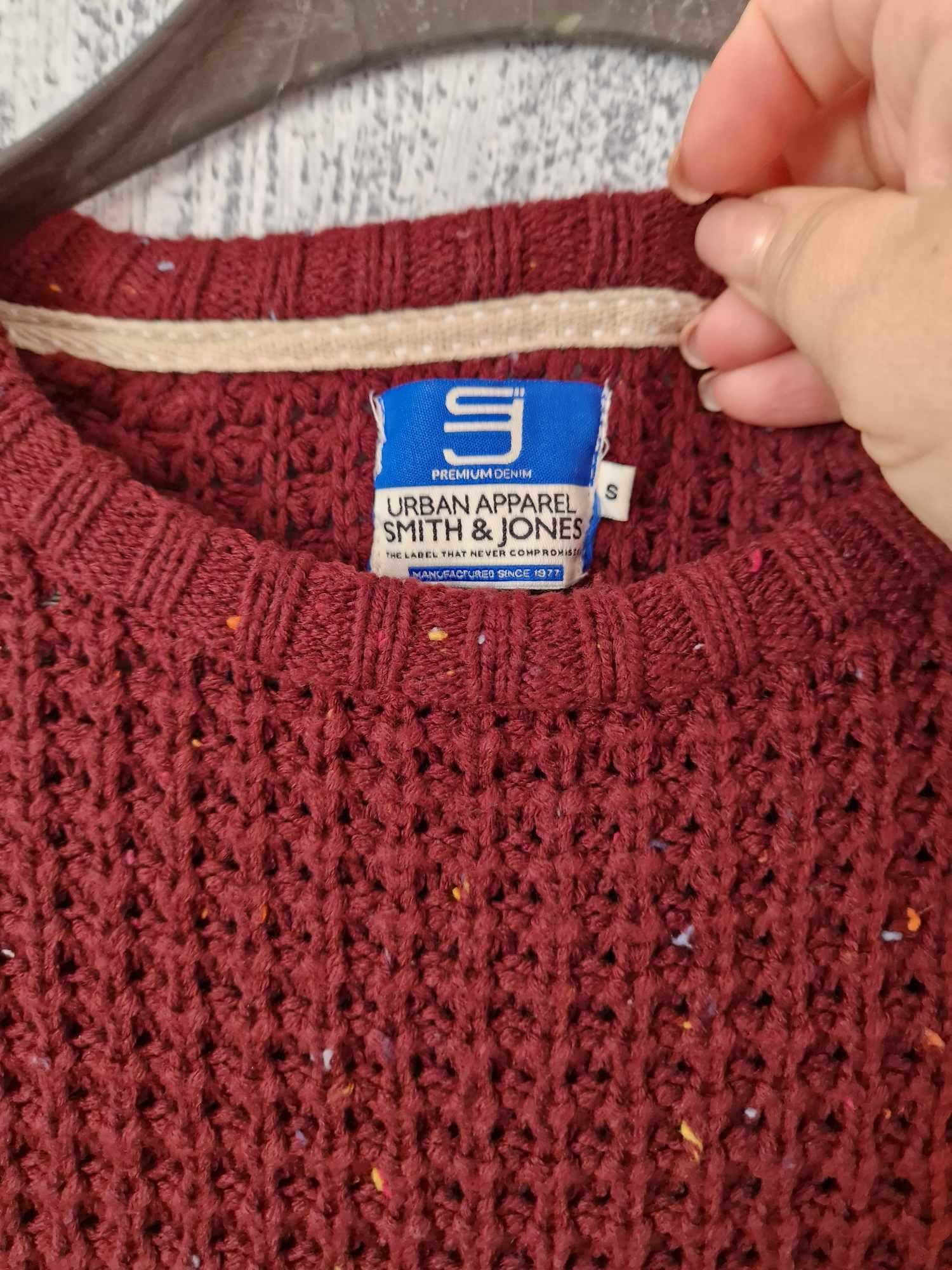 Плетен вишнав пуловер