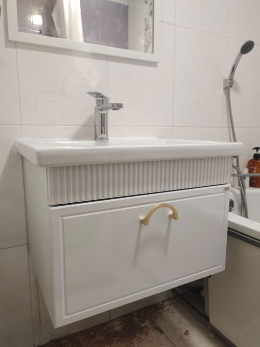 Сантехник. Замена установка раковины ванны унитаза душевой кабины.