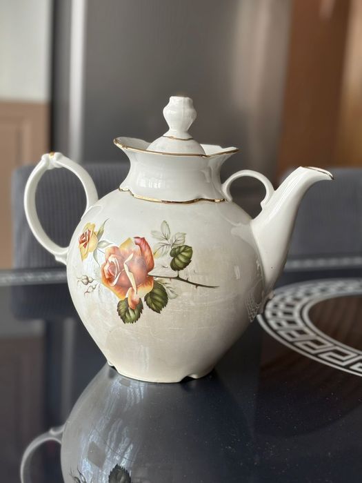 Продам чайники производства Капчагайский фарфоровый завод
