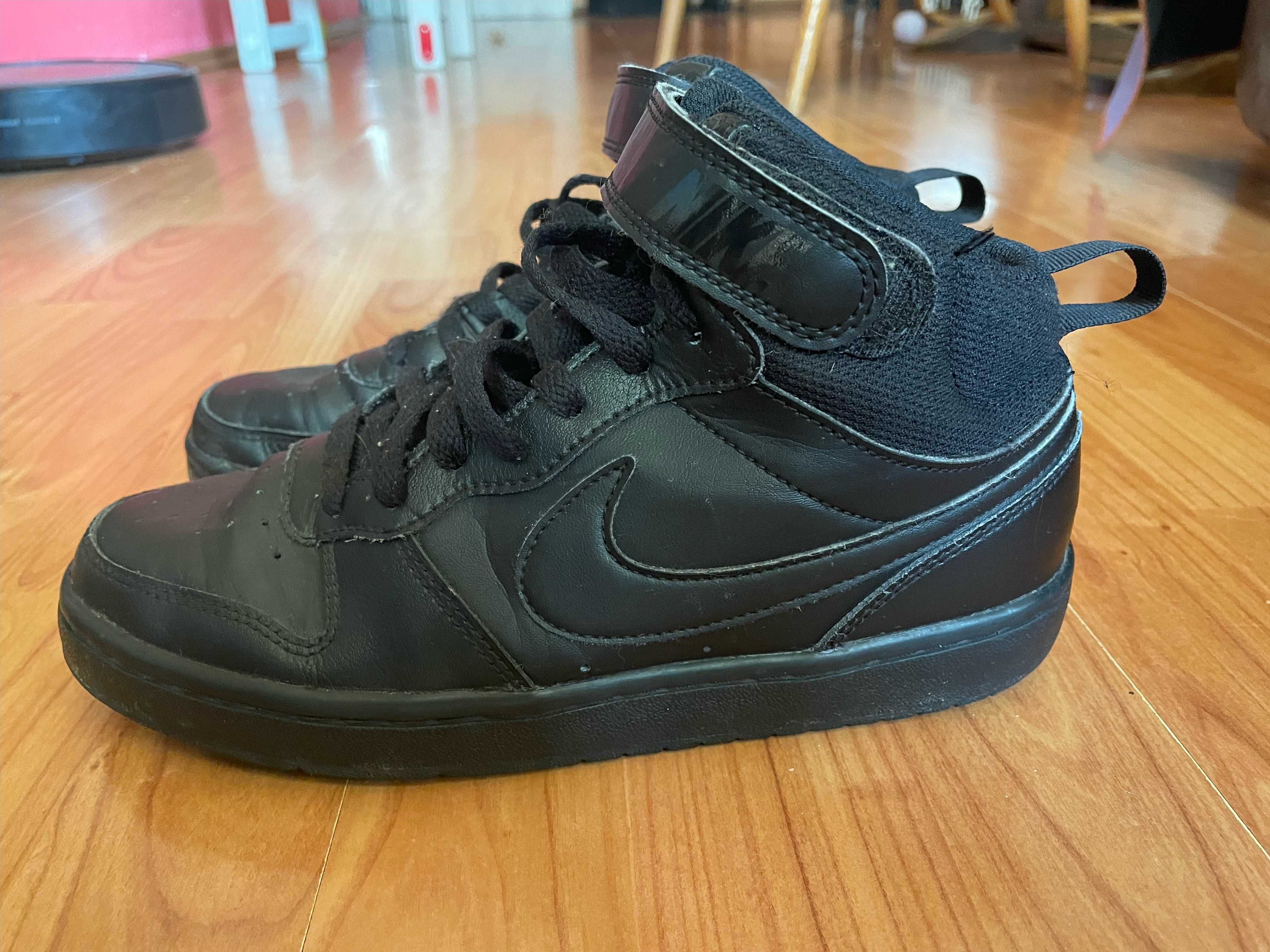 Nike Court Borough MID 2 CD7782-001