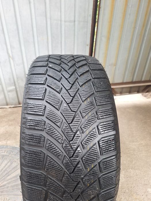 245 40 R18  зимний шина