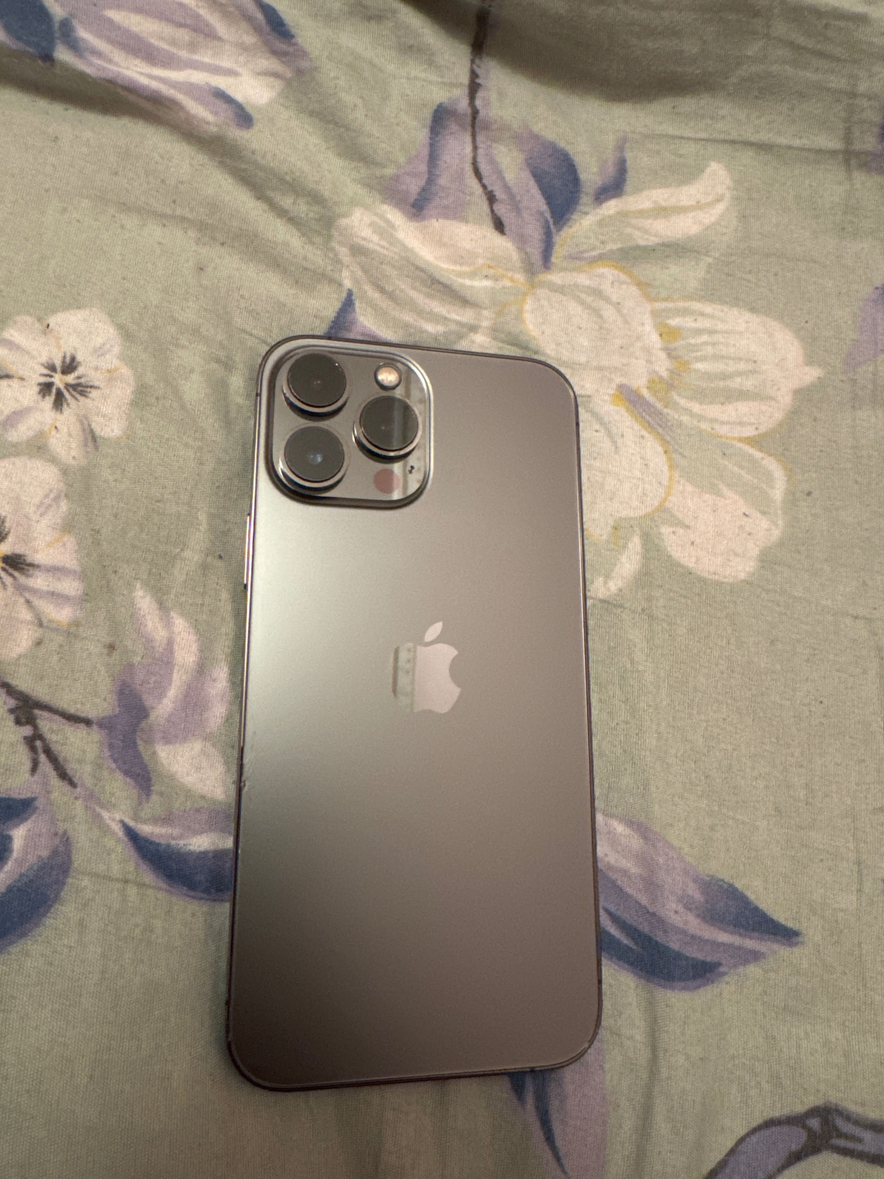 Iphone 13 pro max 128ГБ karopka bor