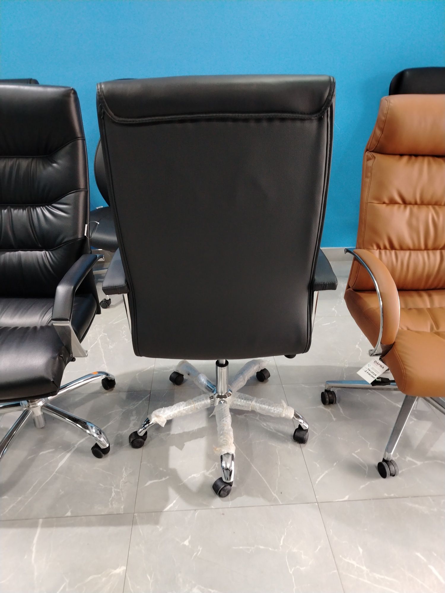 Raxbar kreslosi ofis uchun