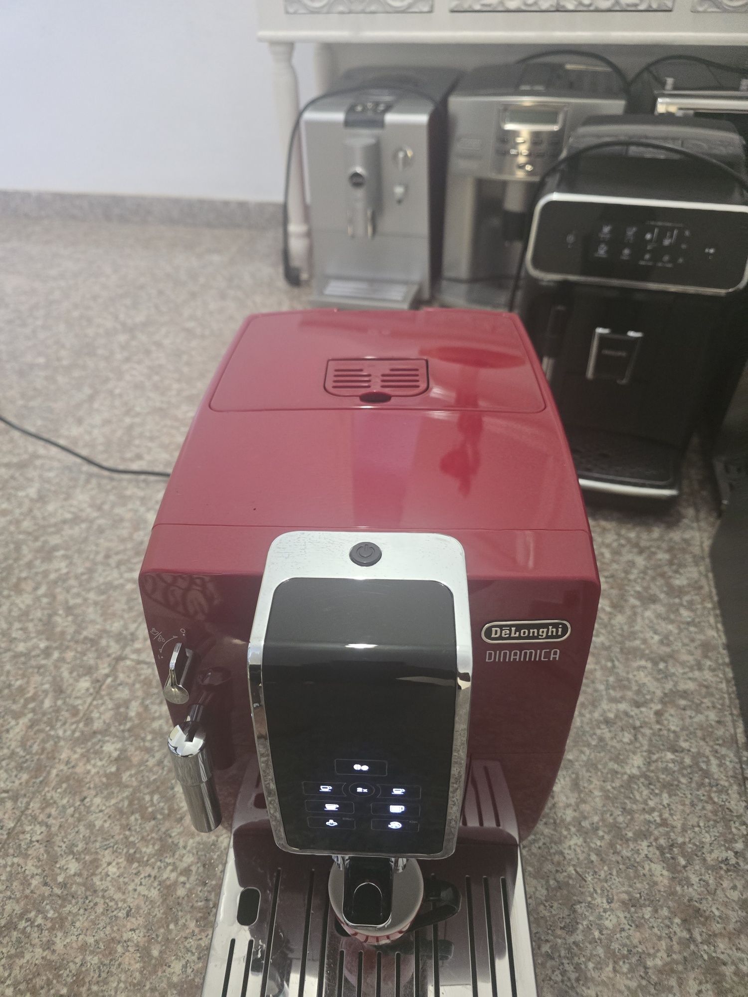 Кафемашина Delonghi Dinamica