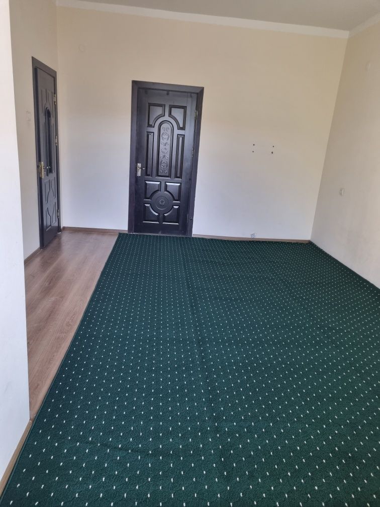 2 хонали квартира ижарага берилади. Сергели 6 а, 8 уй 44 кв
