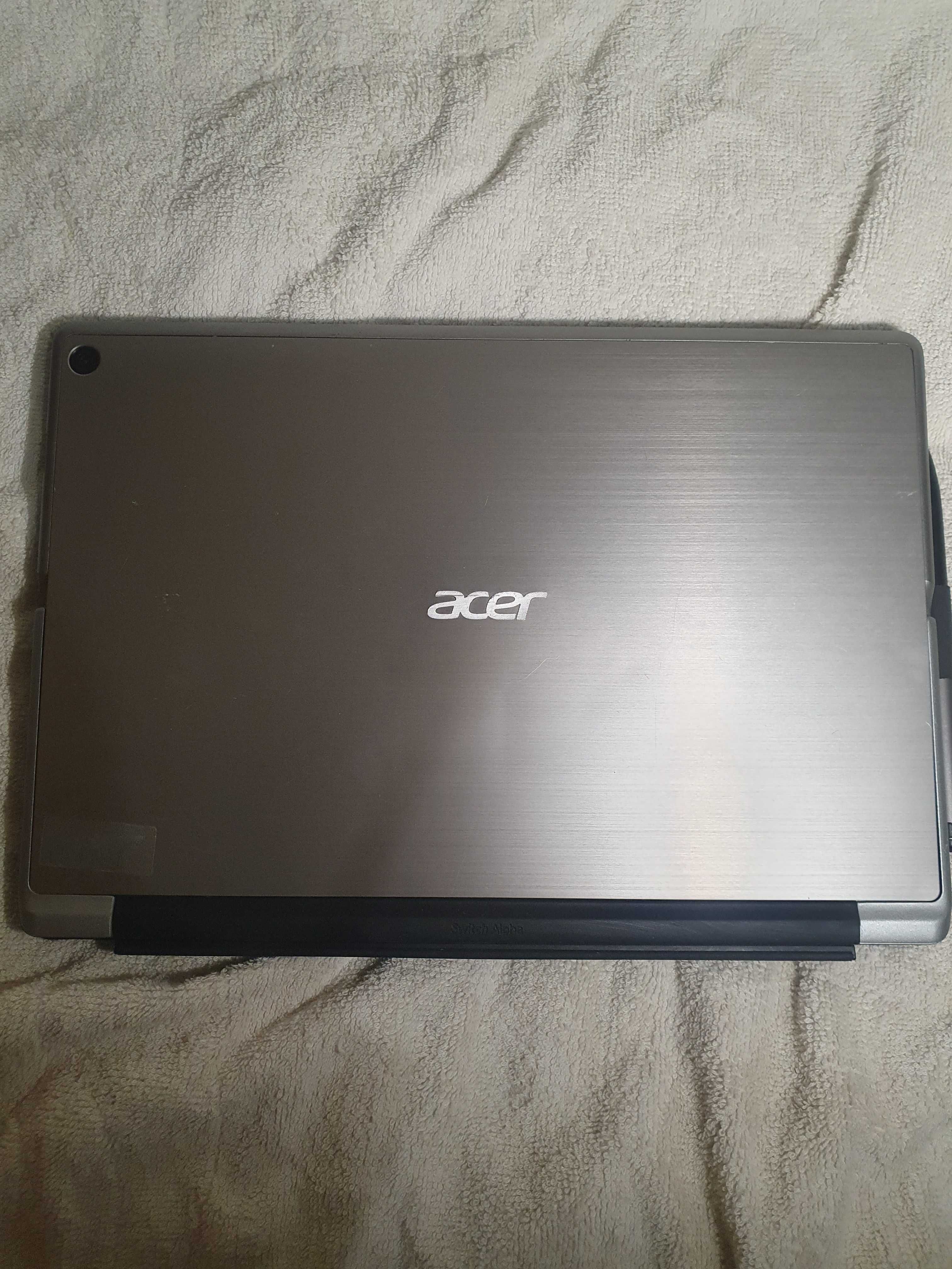 Acer Alpha 12 планшет\ трансформер, есть трещина