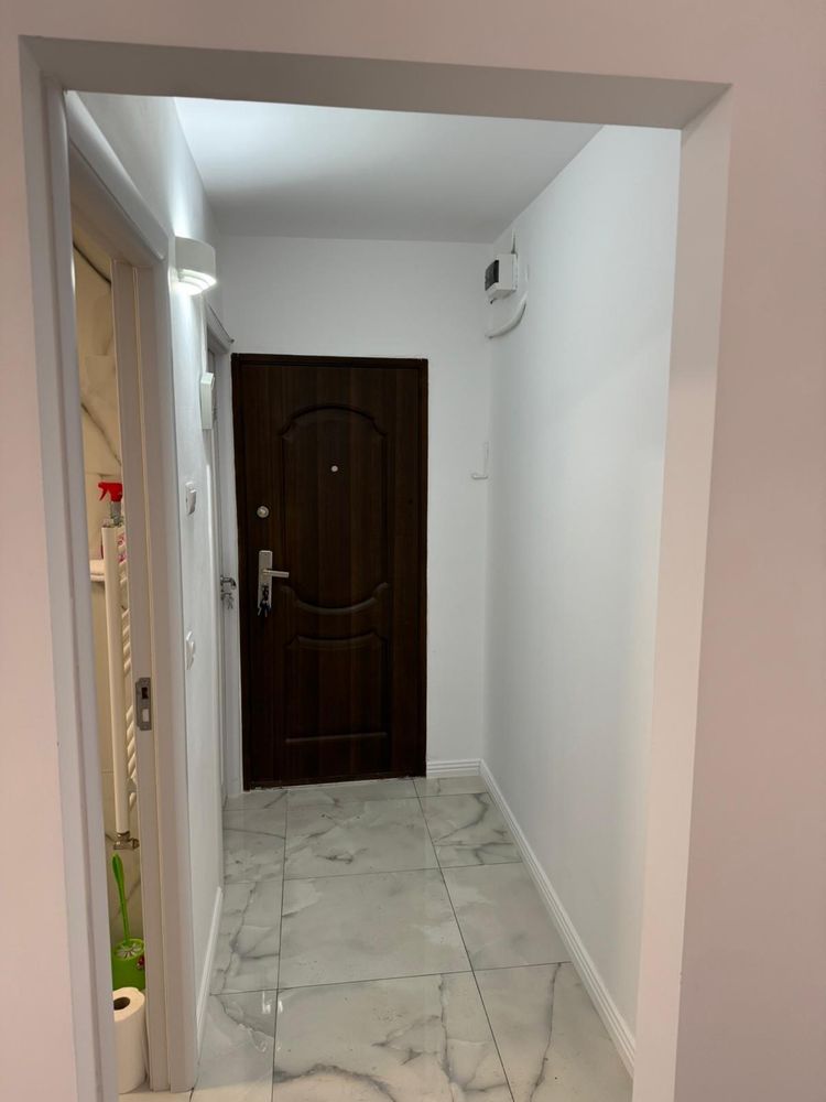 Apartament 2 camere, str Uranus -parter din 4
