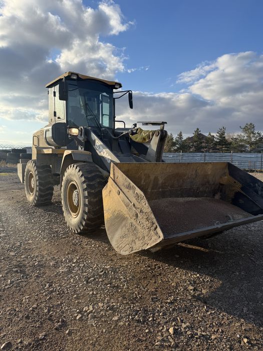погрузчик LW330