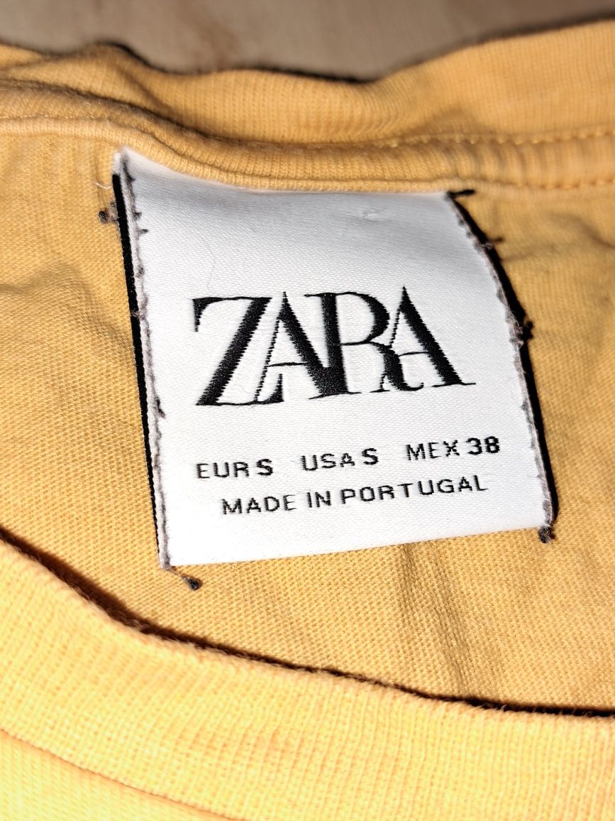 Тениска на ZARA.