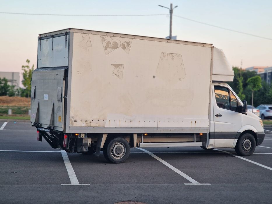 Vând Mercedes Benz sprinter 2.2  cub+ lift 2009