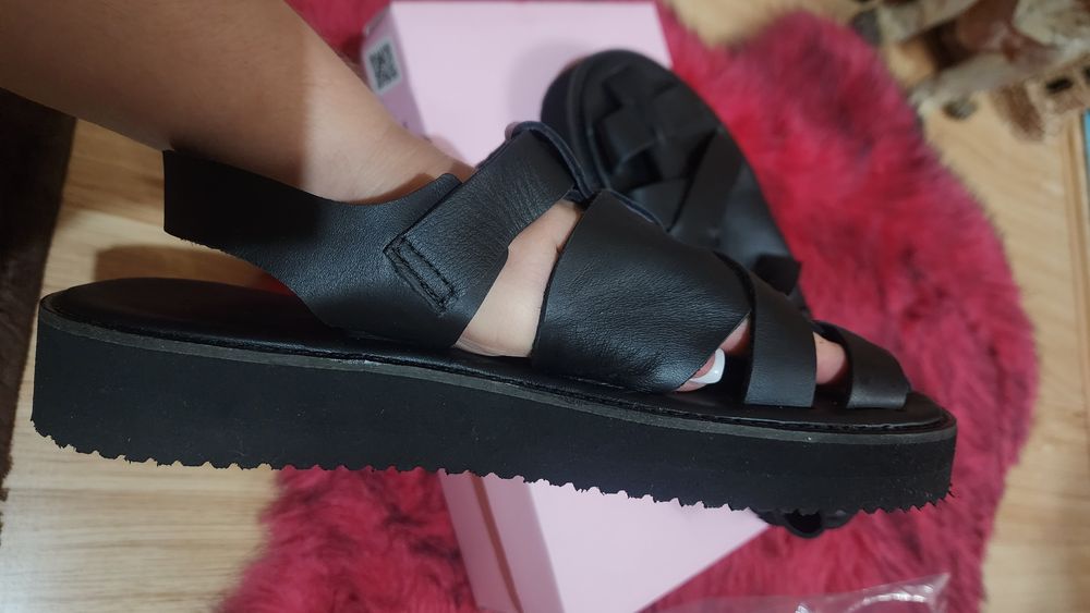 Босоножки 39 рр натуральная кода Турция новые