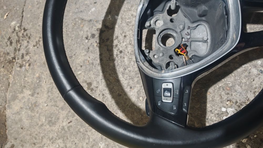 Volan cu comenzi + airbag VW Passat B8