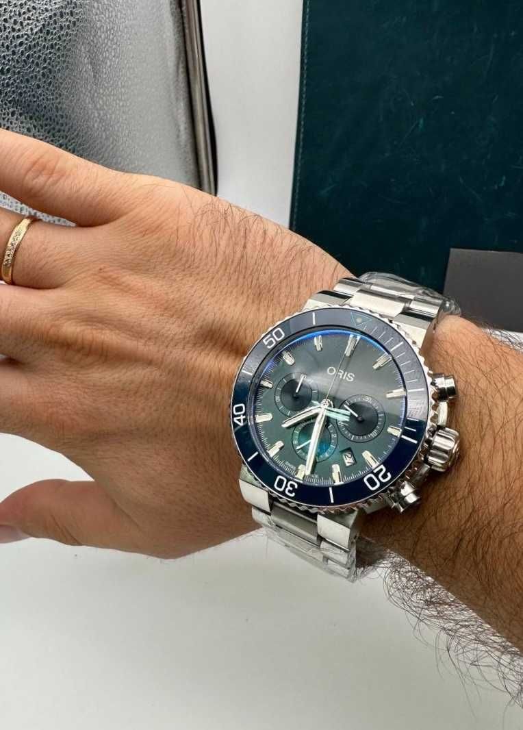 Мъжки Часовници ORIS Aquis хроно / сребро