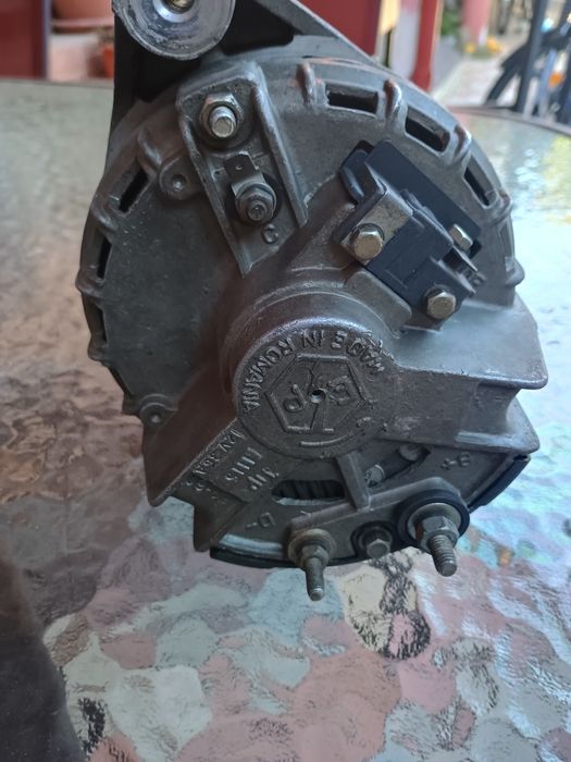 Alternator 12 v,36 amperi