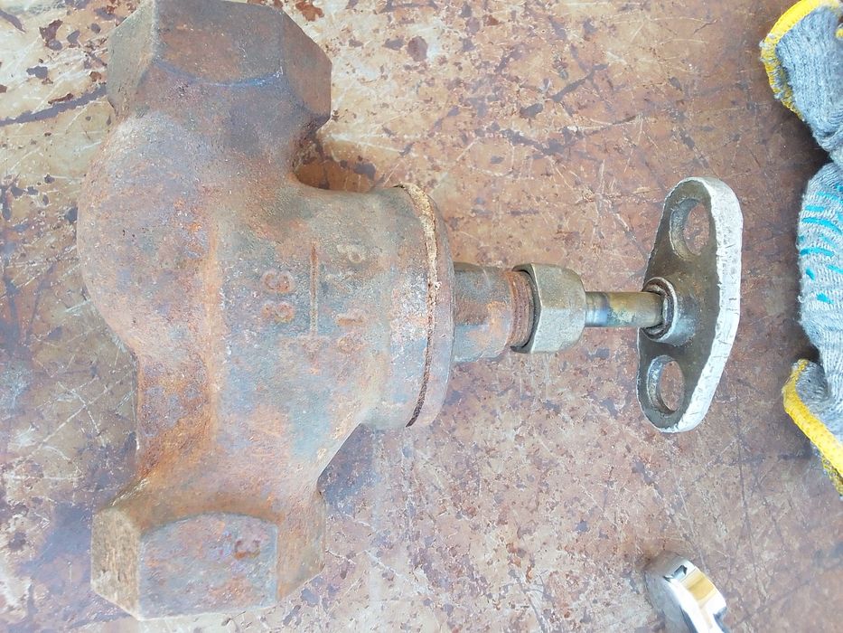 Кран водопроводный 32--20.-40-25.задвижка.40