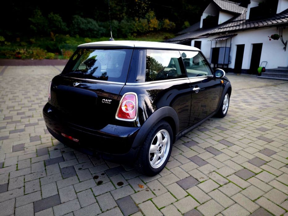 Mini Cooper One!!