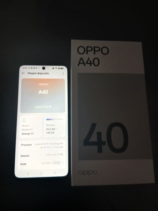 Oppo A40,Stare buna,este spart în partea de sus a ecranului