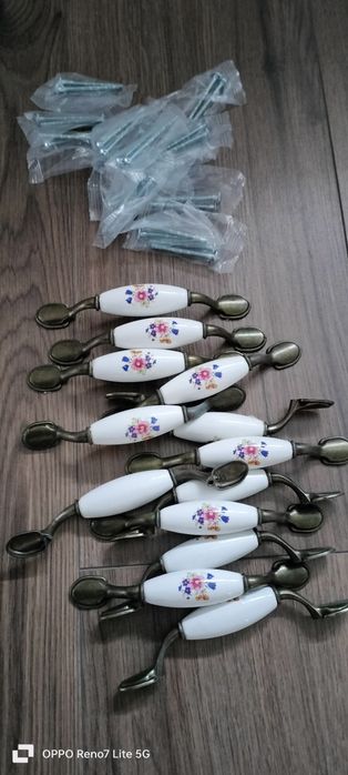 Vând mânere mobila