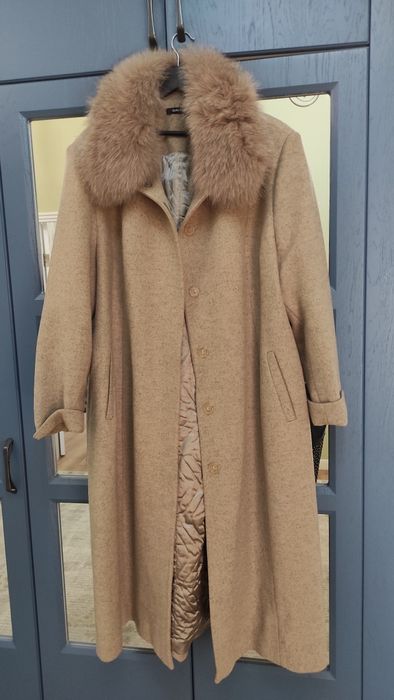 Женское пальто с мехом
