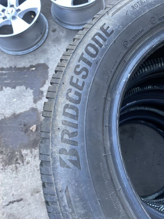 215/65/16 Bridgestone 4 бр 2022