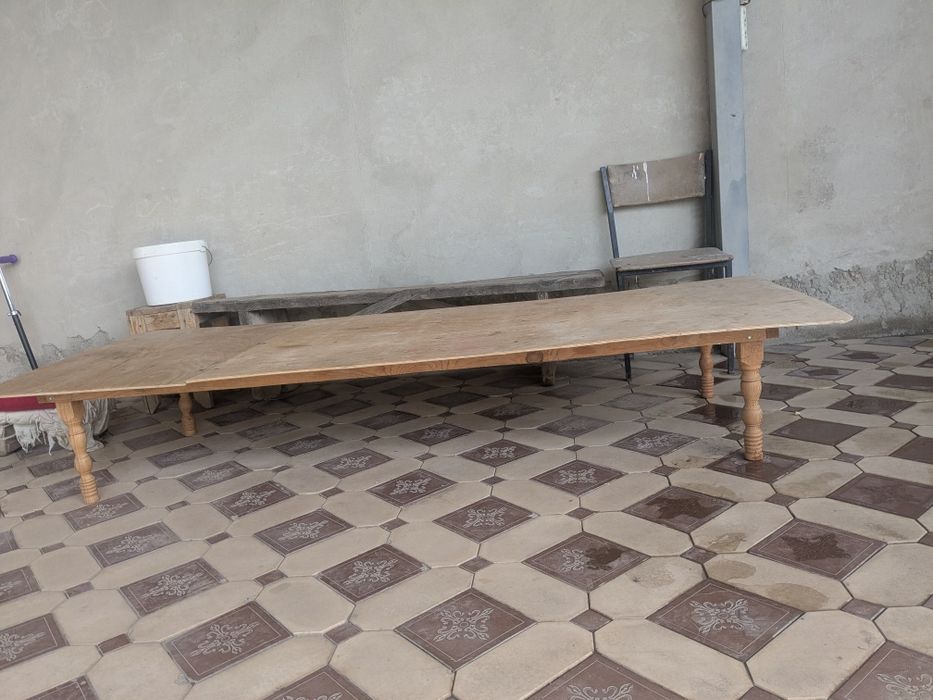 Стол казахский б/у продается- жер үстел сатылады