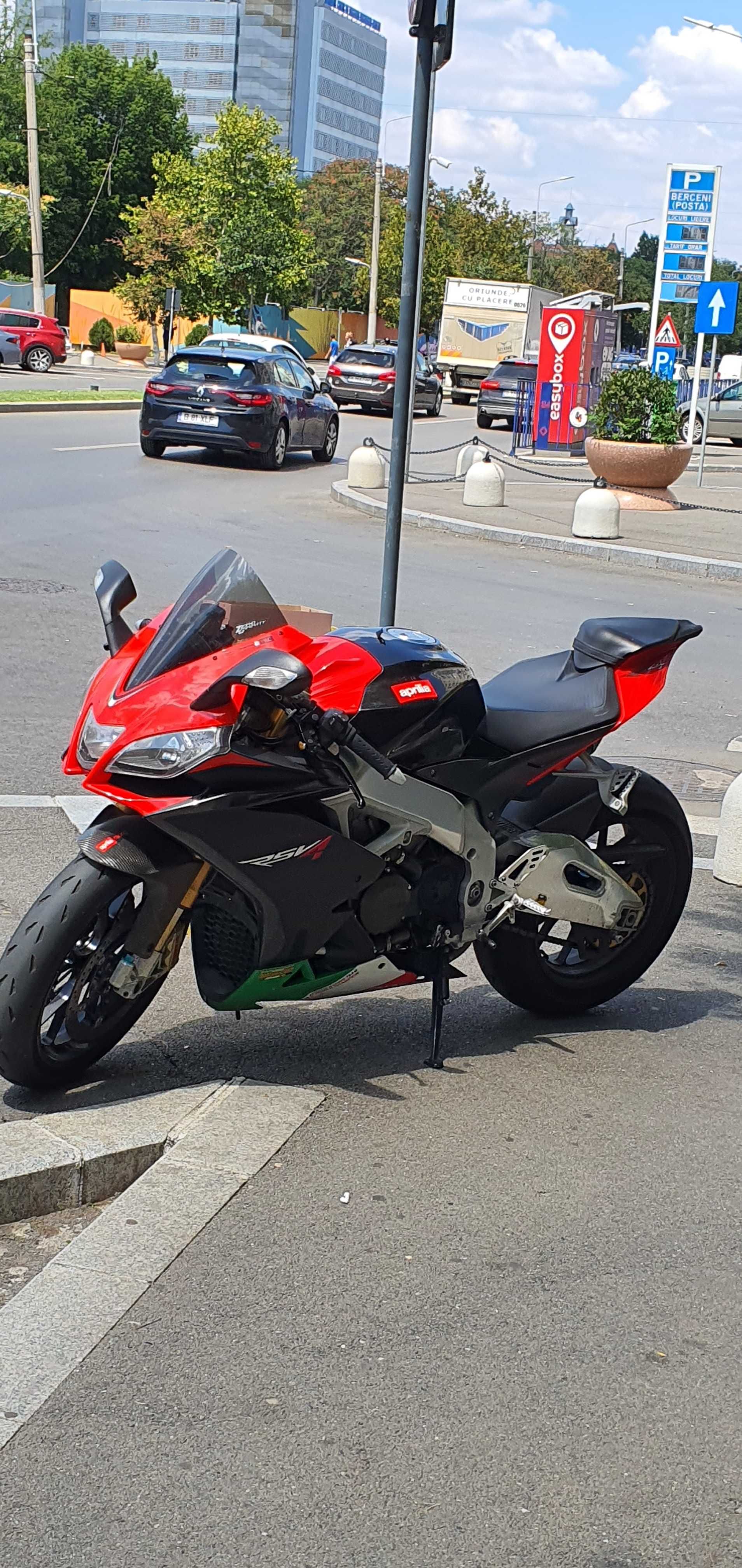 Aprilia RSV4 Factory APRC