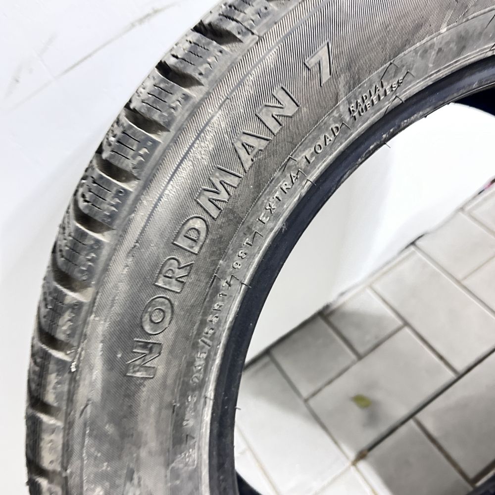Продам зимнюю резину Nokian tyres nordman 7.215/55/17