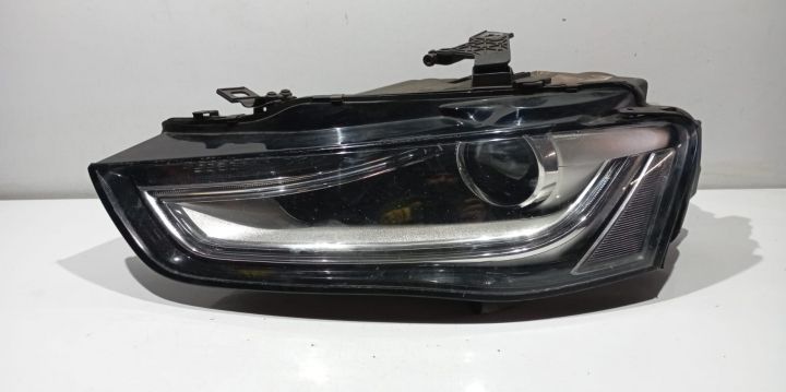 Far stanga complet xenon ( mic defect ) 8K0941005D Audi A4 B8/8K [fac