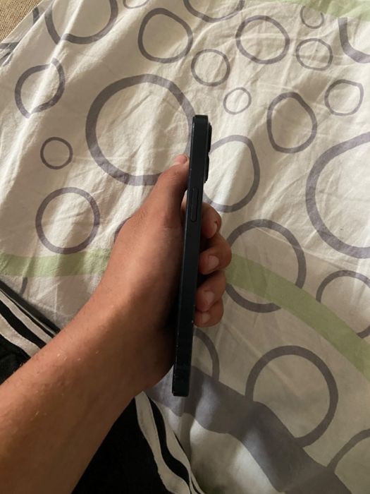 vând iphone 13 128gb cu cutie