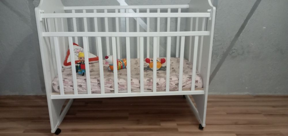 Детская кроватка