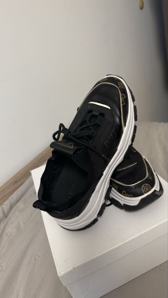 Маратонки Guess Braydin в черно