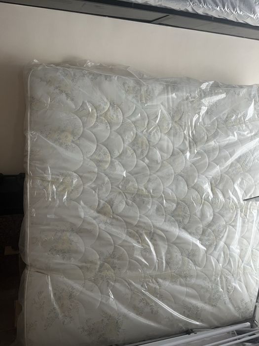 Продам матрас  в хорошем состоянй, рн